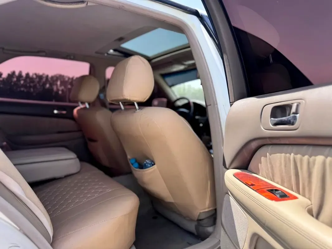 Lexus LS 400 AT (264 حصان) - 13