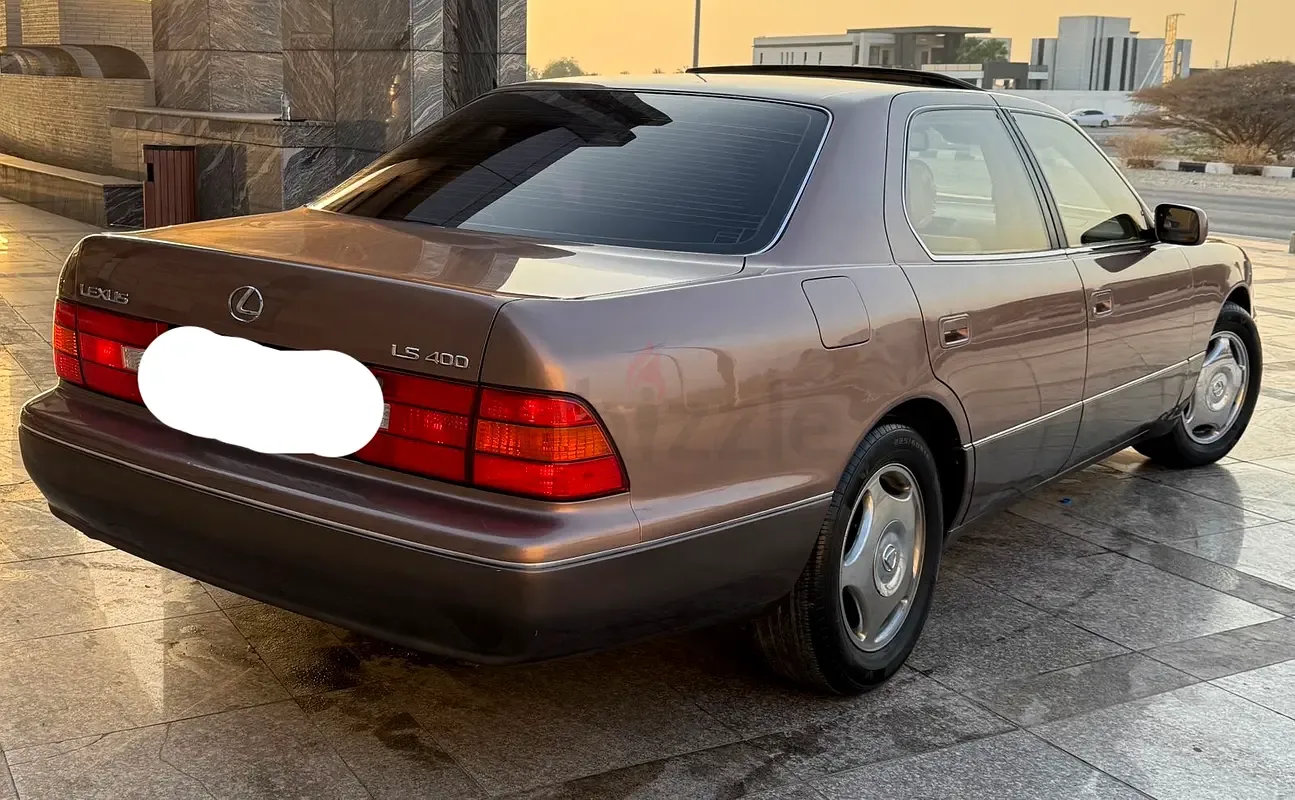 Lexus LS 400 AT (264 hp) - 2