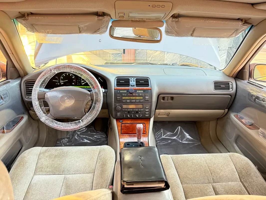 Lexus LS 400 AT (264 hp) - 5
