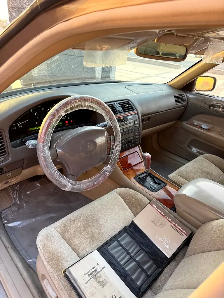 Lexus LS 400 AT (264 hp) - 7