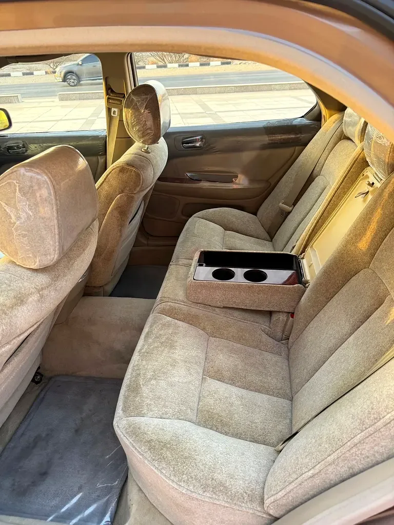 Lexus LS 400 AT (264 hp) - 6