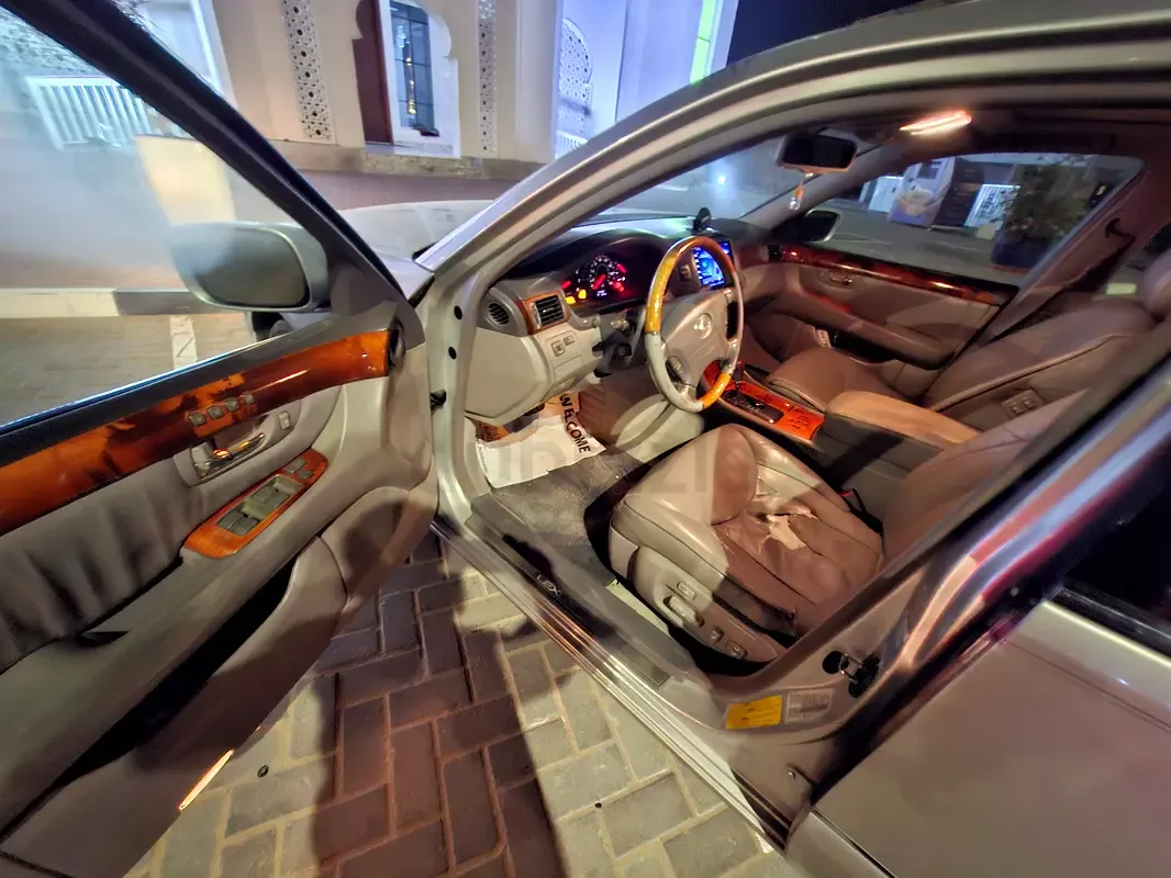 Lexus LS 430 AT (290 hp)