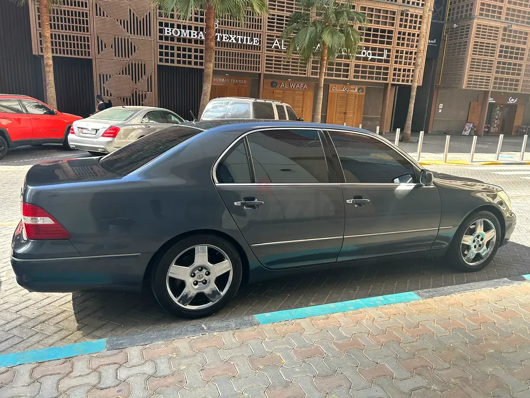 Lexus LS 430 AT (290 hp)