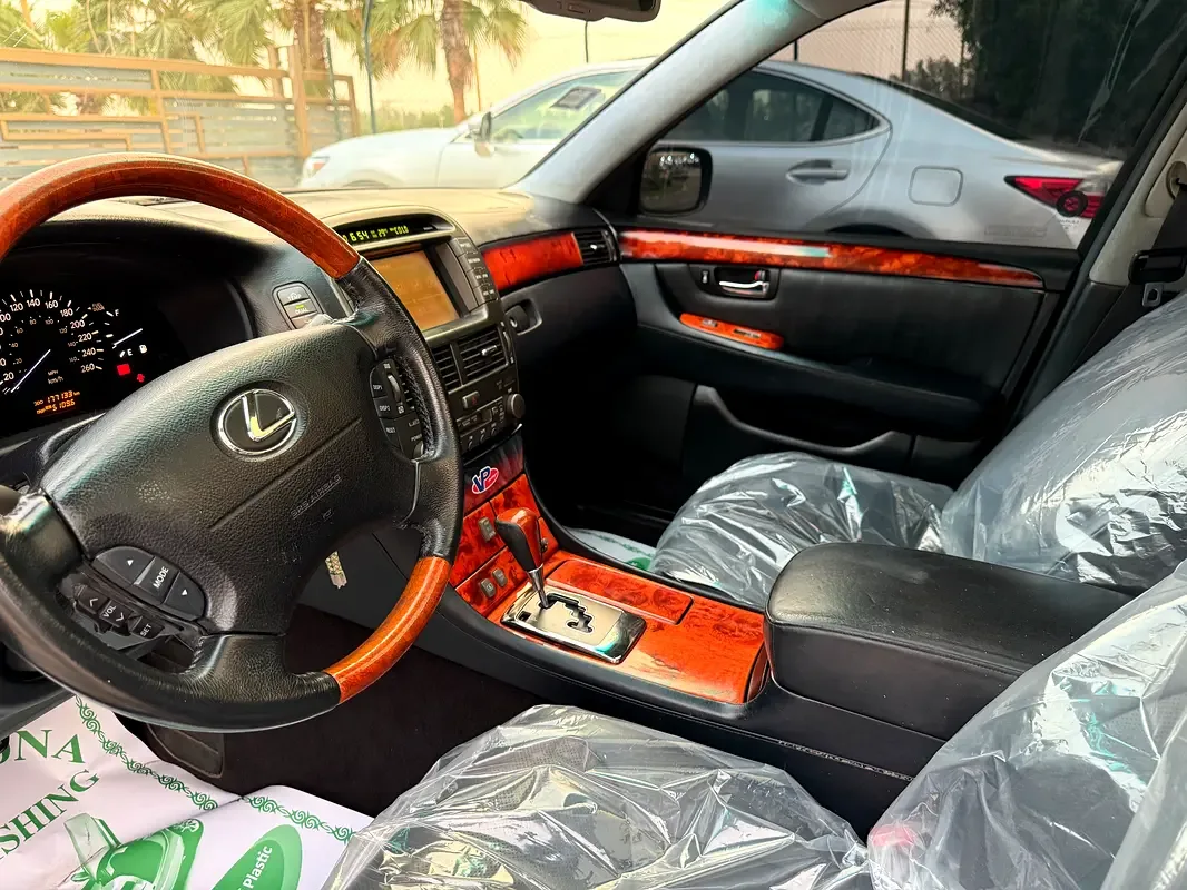 Lexus LS 430 AT (290 hp) - 18