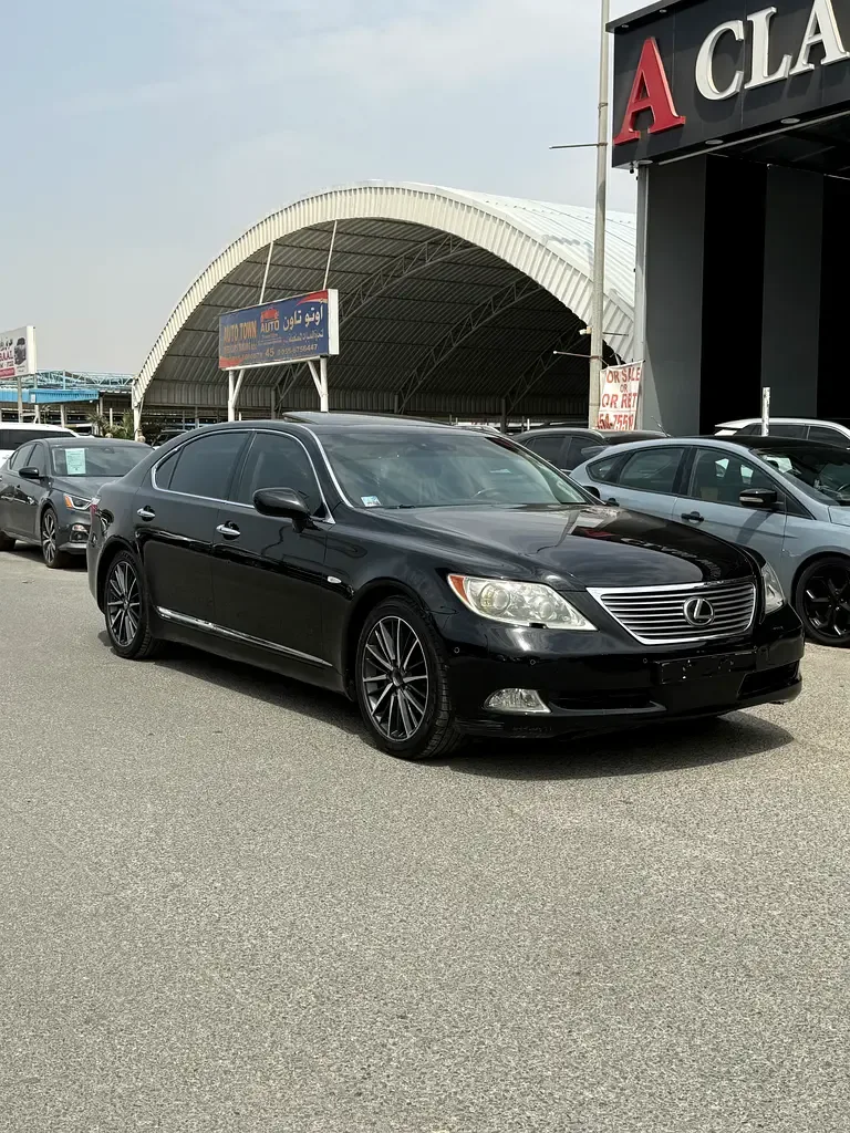 Lexus LS 4.6 AT RWD (380 hp)