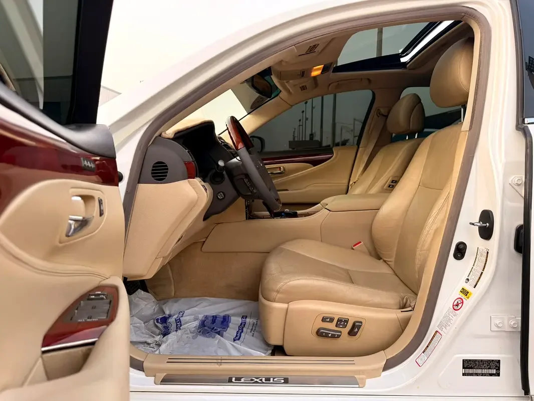 Lexus LS 4.6 AT RWD (380 حصان) - 7