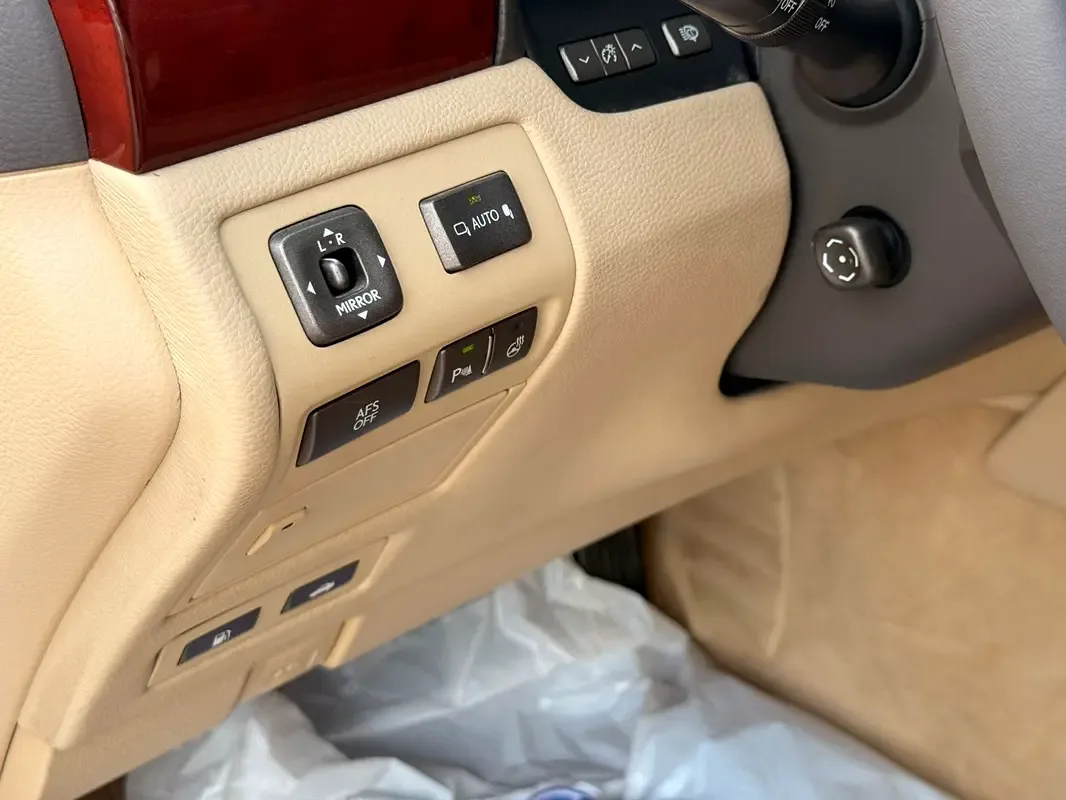 Lexus LS 4.6 AT RWD (380 حصان) - 20