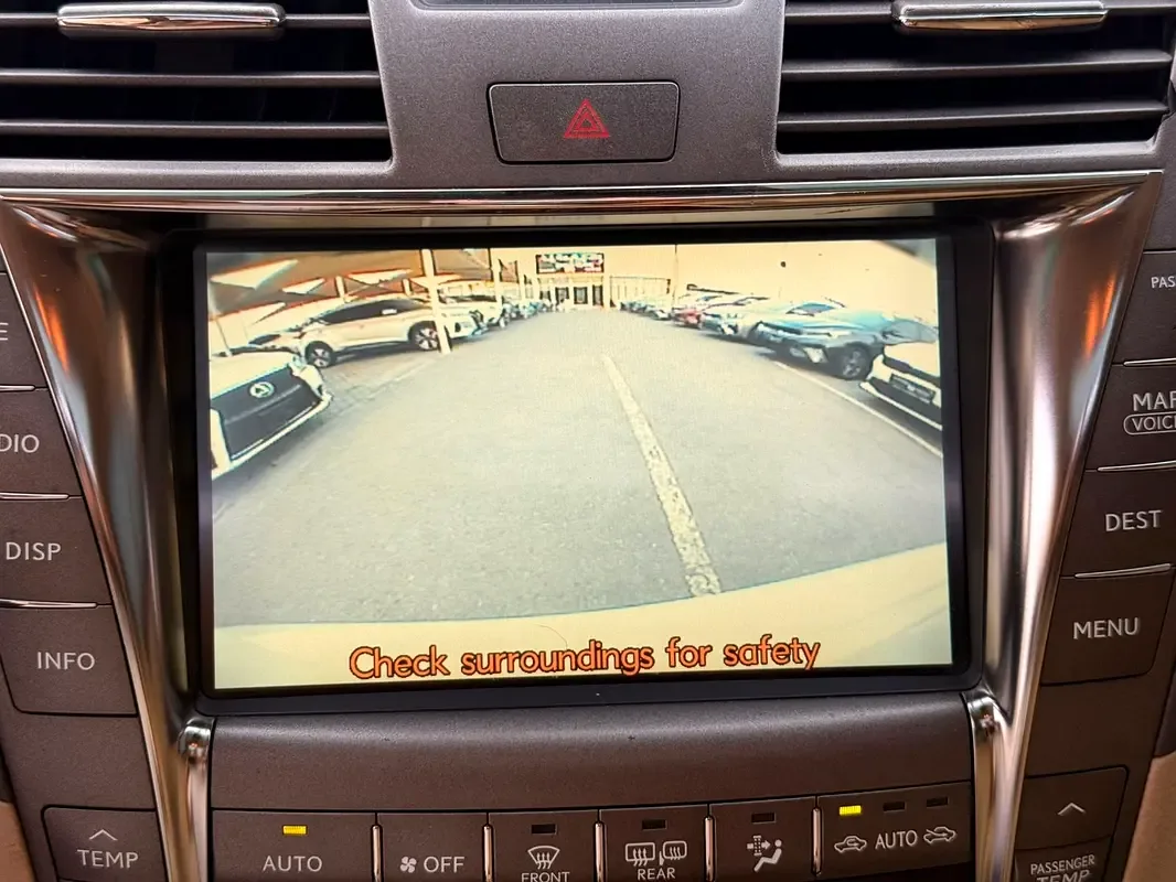Lexus LS 4.6 AT RWD (380 حصان) - 19