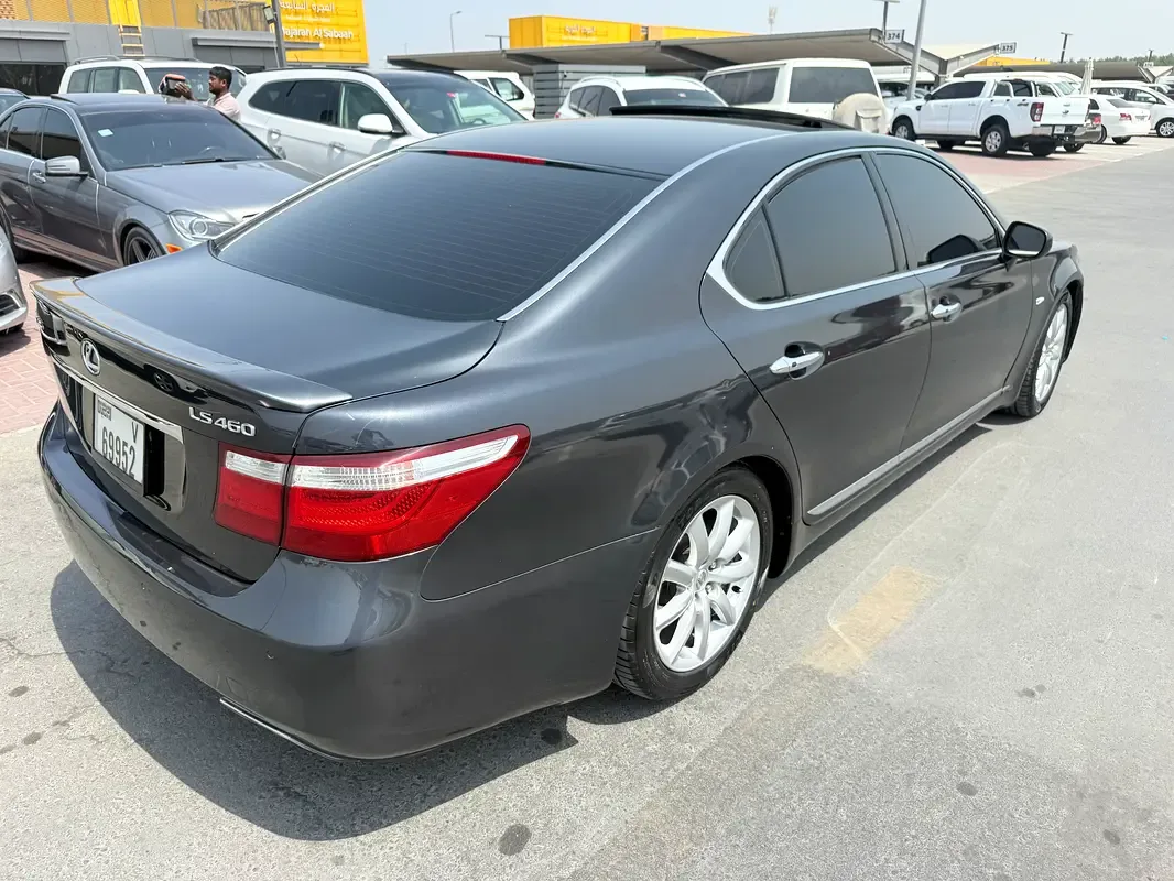 Lexus LS 4.6 AT RWD (380 حصان) - 6