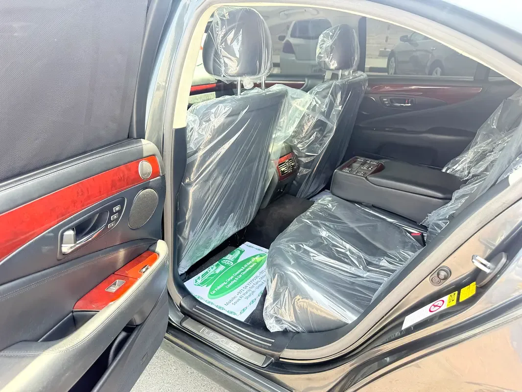 Lexus LS 4.6 AT RWD (380 حصان) - 13