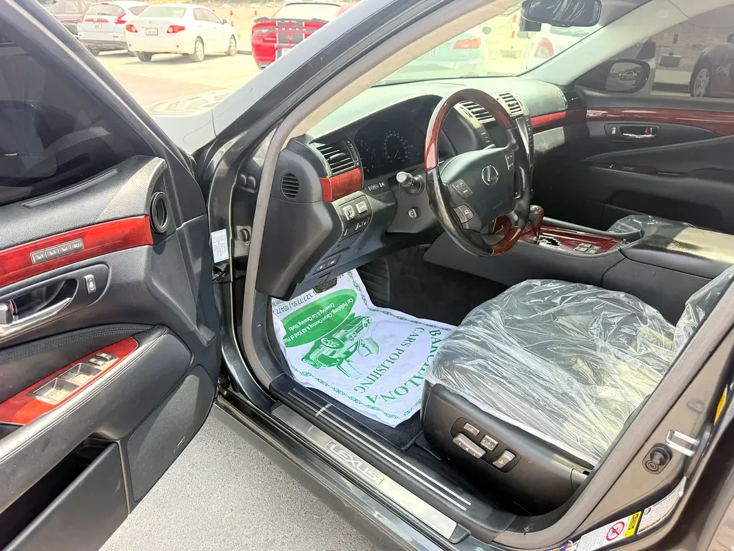 Lexus LS 4.6 AT RWD (380 حصان) - 15