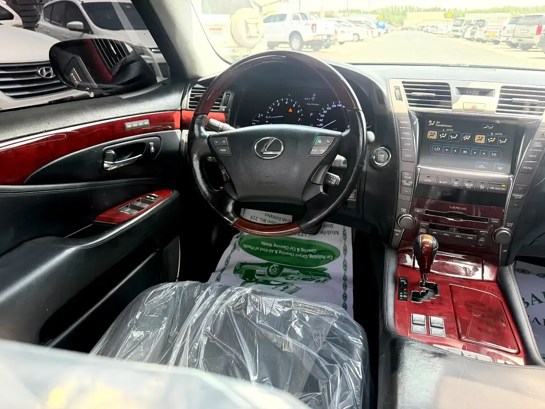 Lexus LS 4.6 AT RWD (380 حصان) - 18