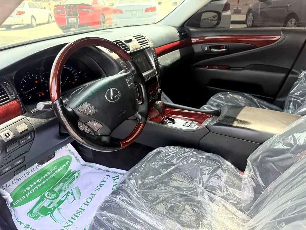 Lexus LS 4.6 AT RWD (380 حصان) - 16