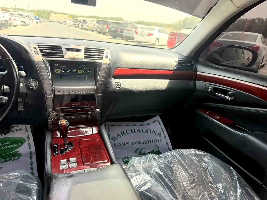 Lexus LS 4.6 AT RWD (380 حصان) - 19