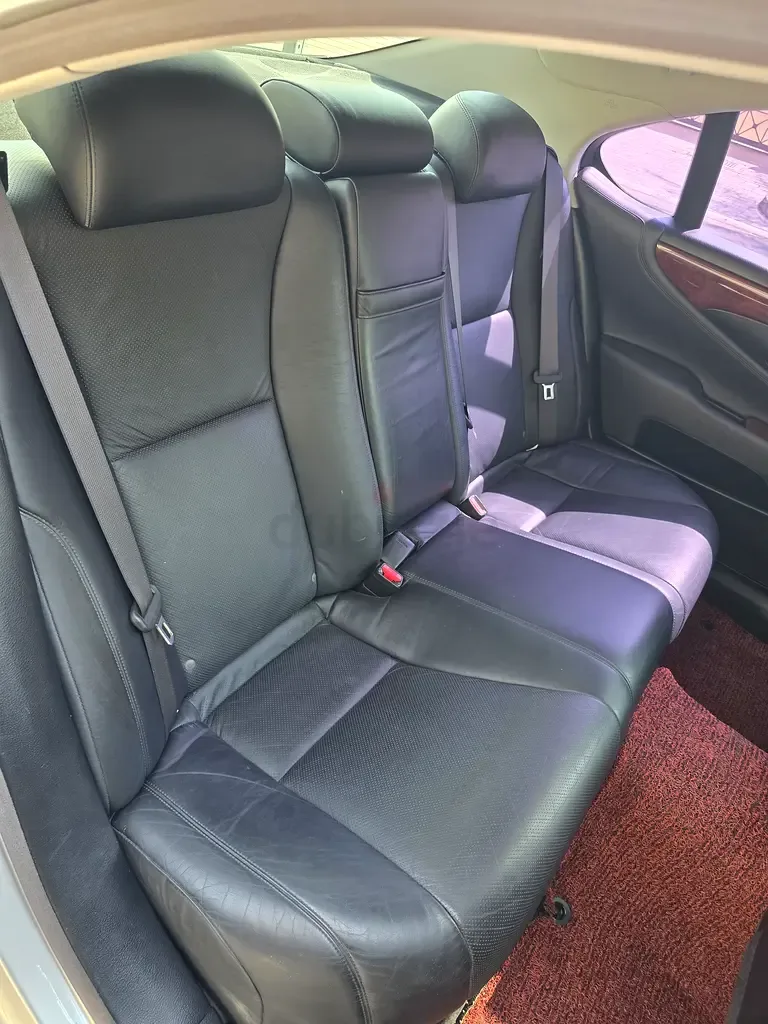 Lexus LS 4.6 AT RWD (380 حصان) - 9