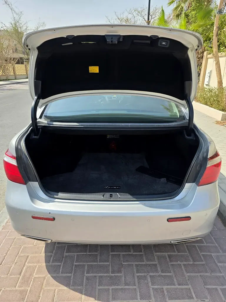 Lexus LS 4.6 AT RWD (380 حصان) - 13