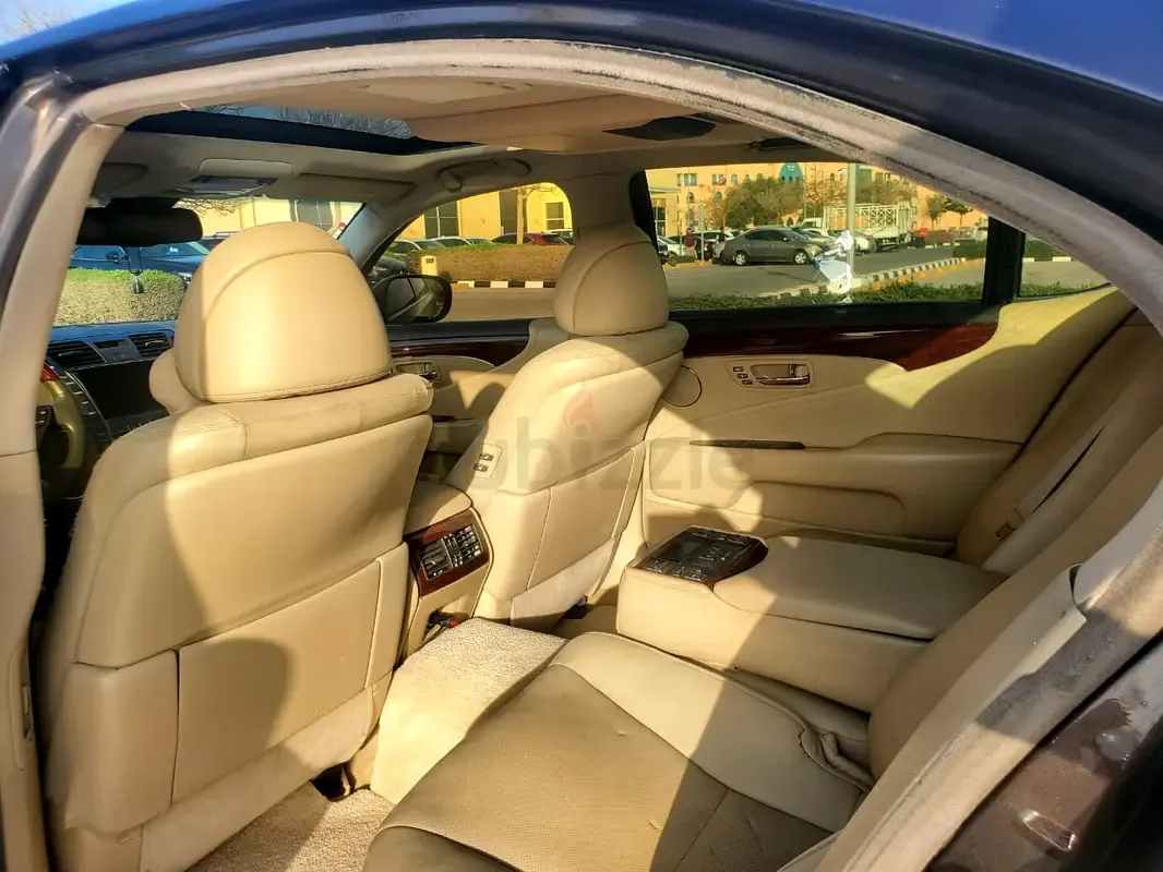 Lexus LS 4.6 AT RWD (380 حصان) - 6