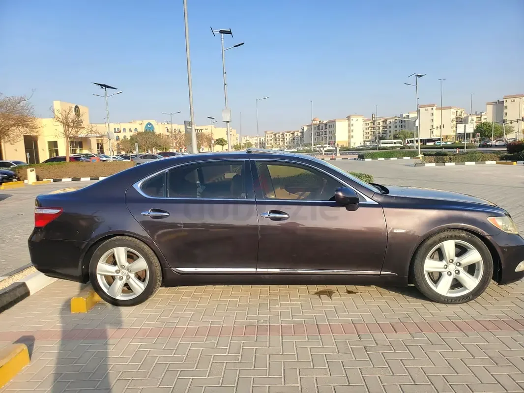 Lexus LS 4.6 AT RWD (380 حصان) - 5