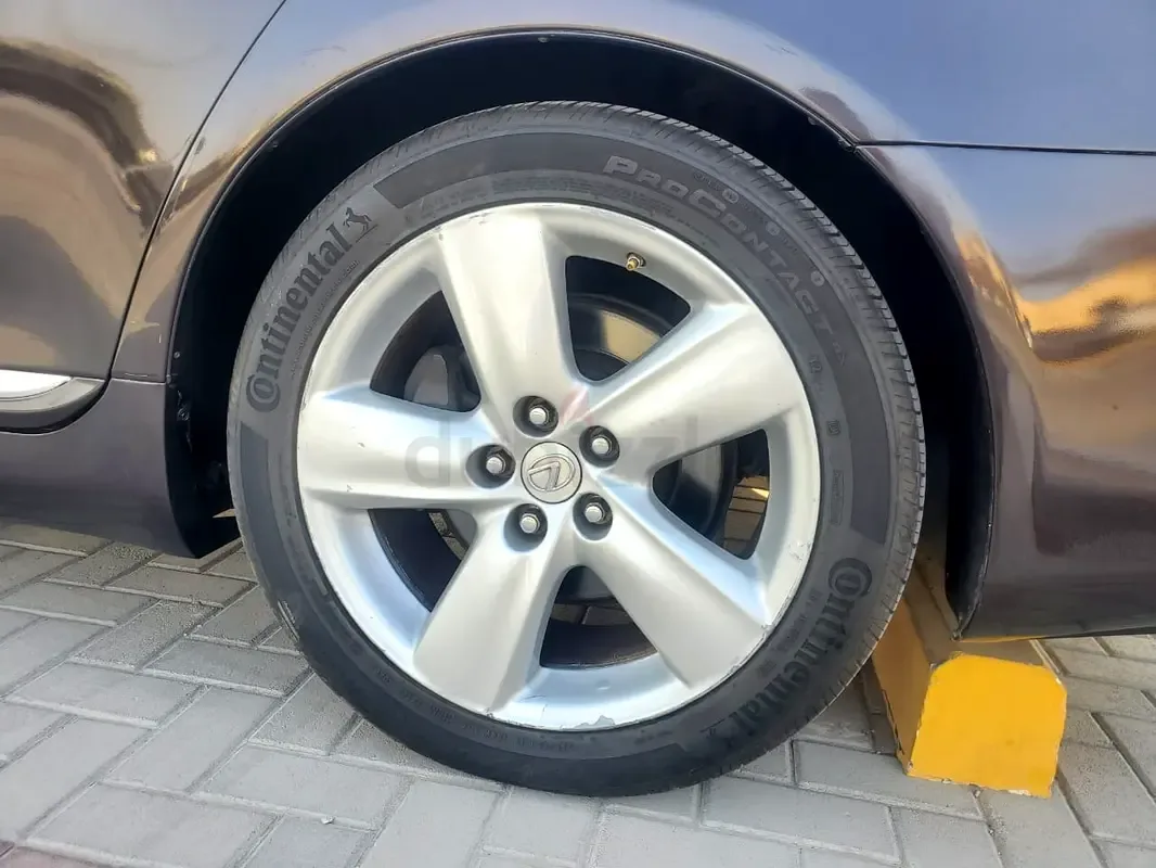 Lexus LS 4.6 AT RWD (380 حصان) - 10