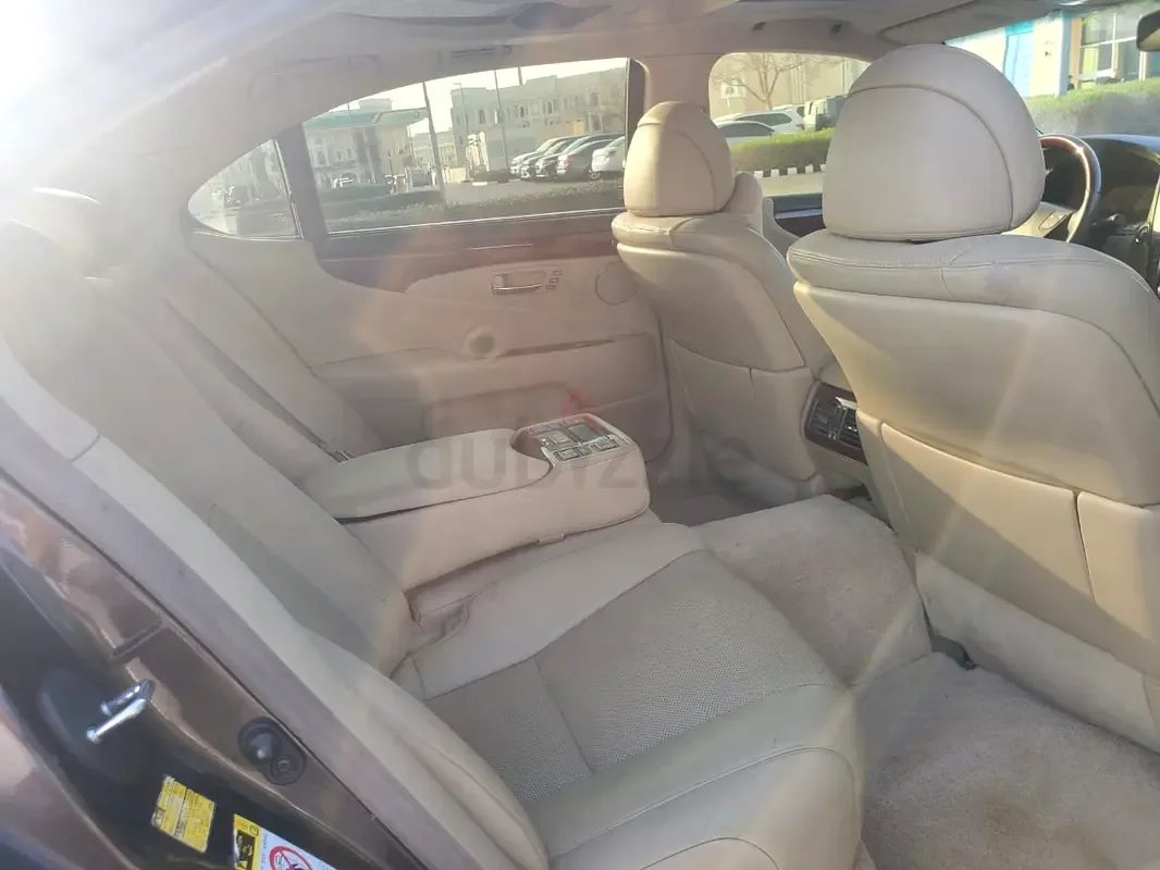 Lexus LS 4.6 AT RWD (380 حصان) - 13