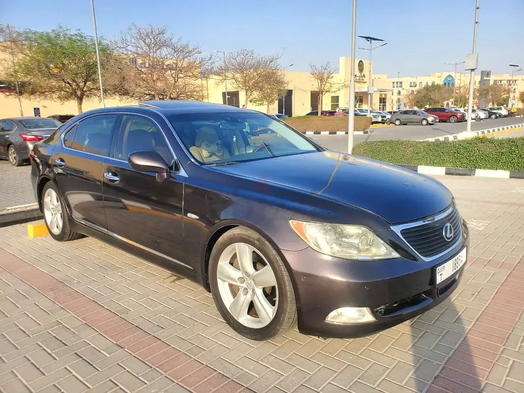Lexus LS 4.6 AT RWD (380 حصان) - 18