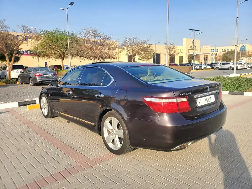 Lexus LS 4.6 AT RWD (380 حصان) - 17