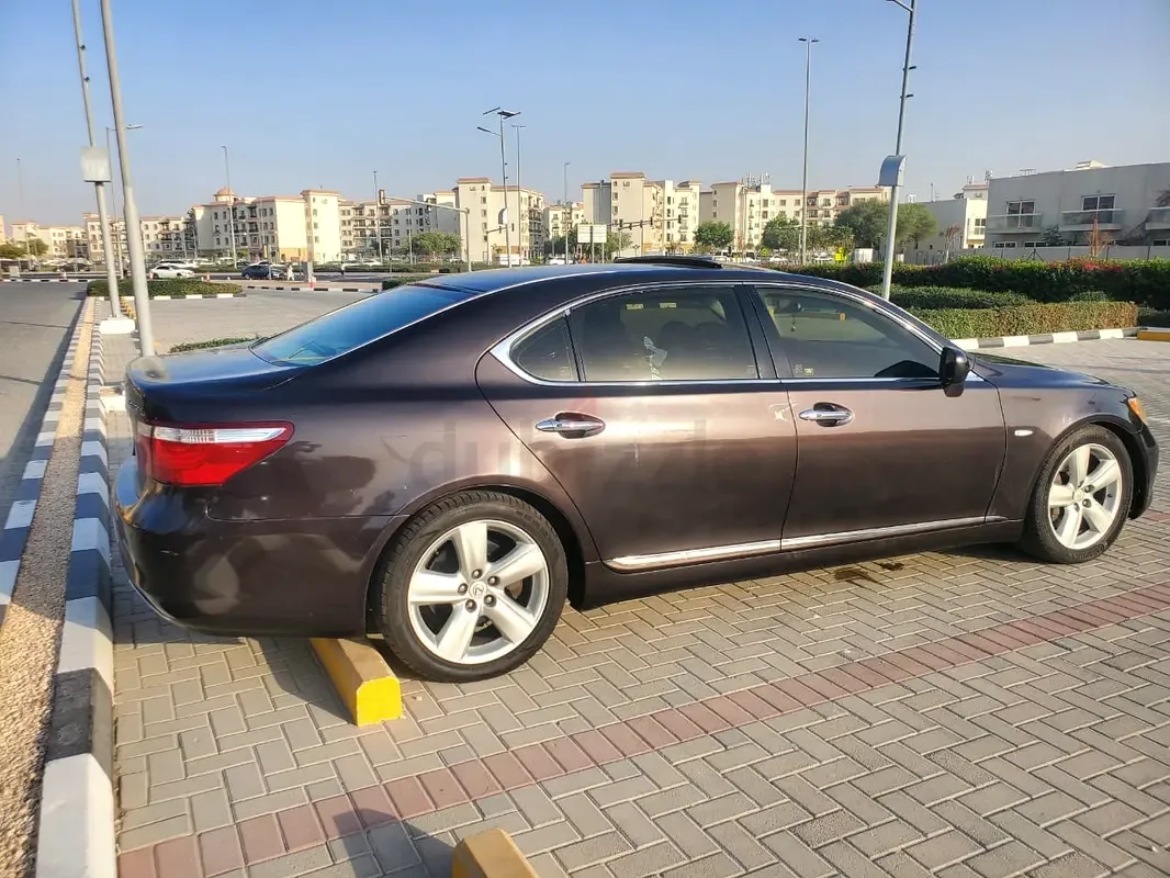 Lexus LS 4.6 AT RWD (380 حصان) - 20