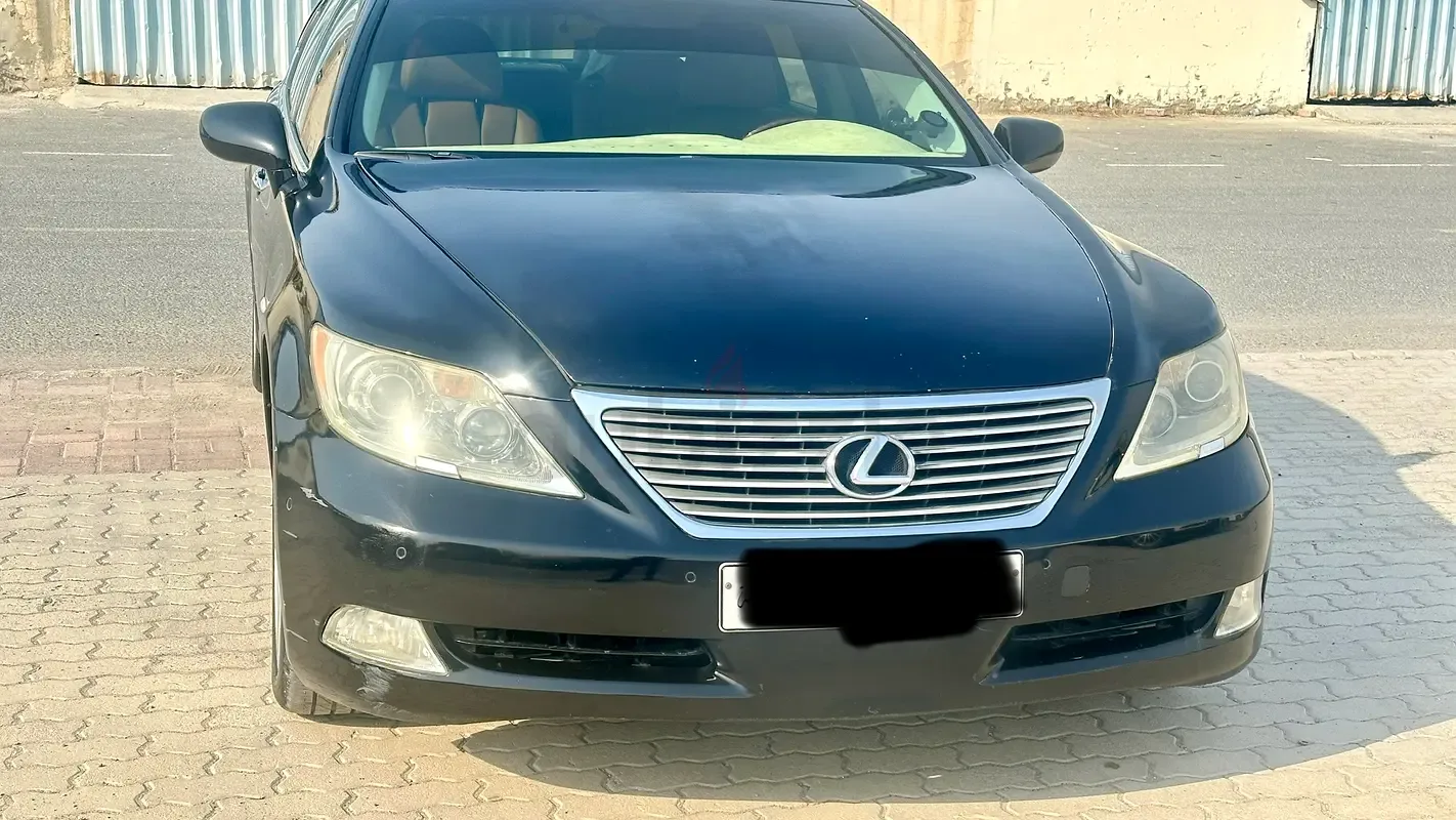 Lexus LS 4.6 AT RWD (380 hp) - 2