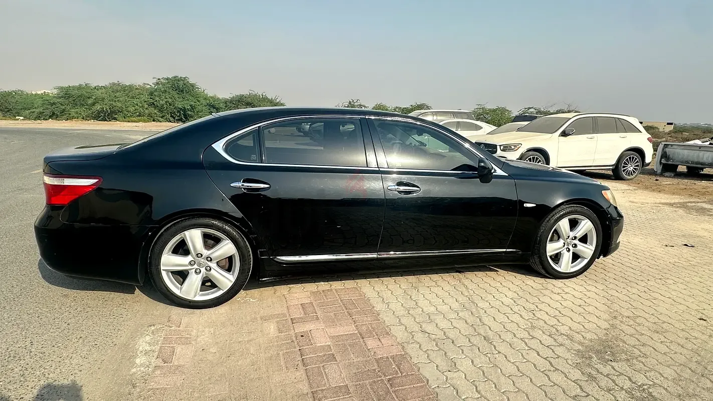 Lexus LS 4.6 AT RWD (380 hp) - 4