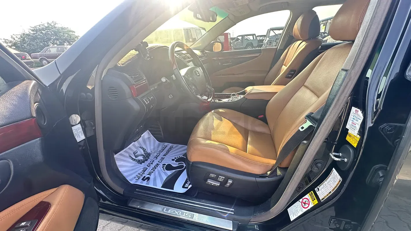 Lexus LS 4.6 AT RWD (380 hp) - 8