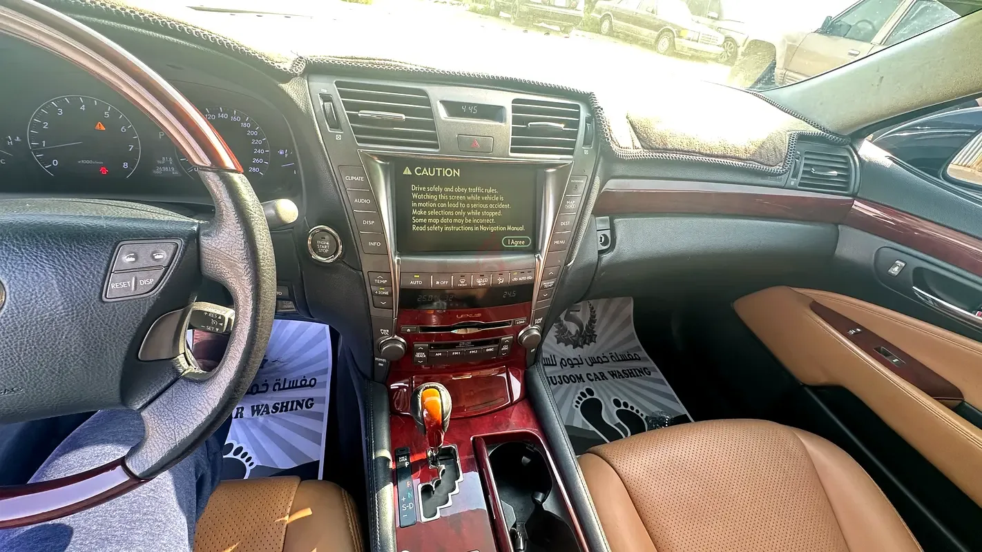 Lexus LS 4.6 AT RWD (380 hp) - 10