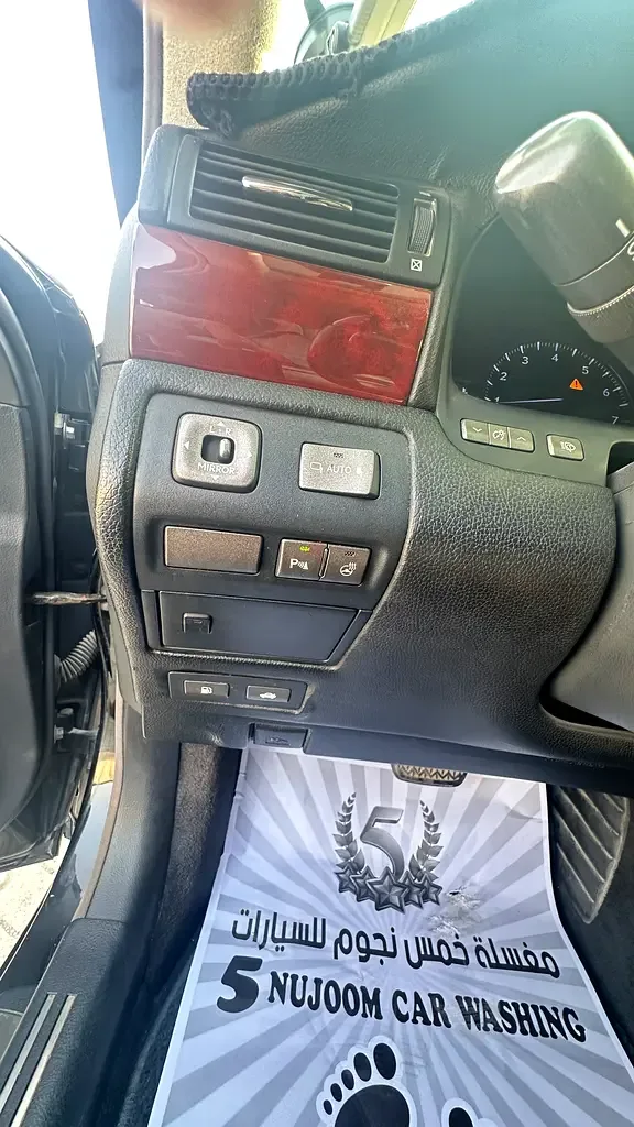 Lexus LS 4.6 AT RWD (380 hp) - 12