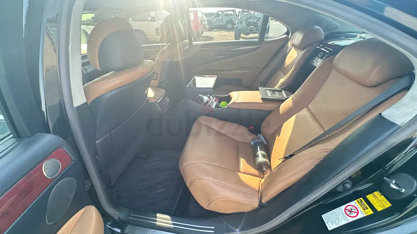 Lexus LS 4.6 AT RWD (380 hp) - 14