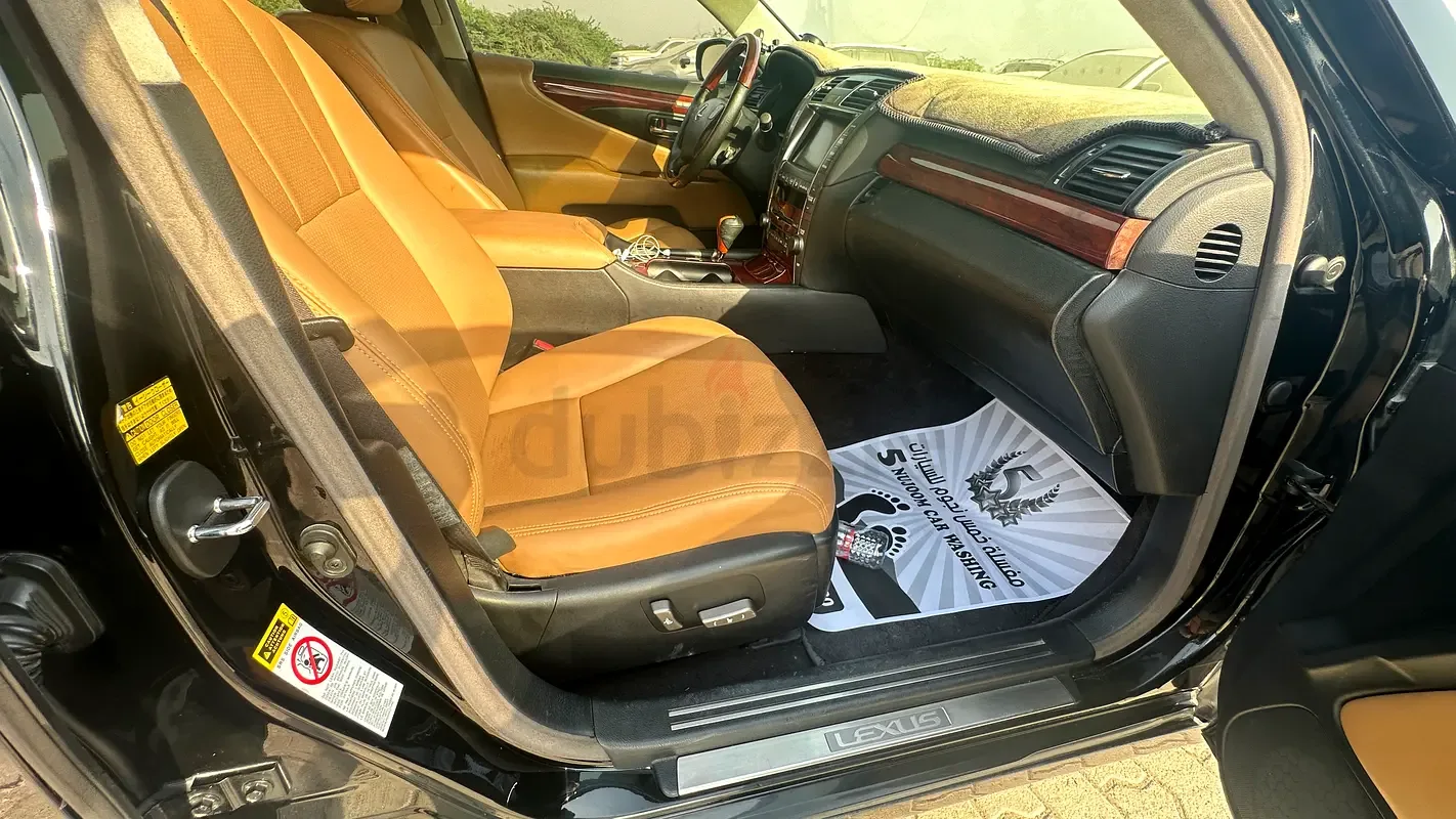 Lexus LS 4.6 AT RWD (380 hp) - 17