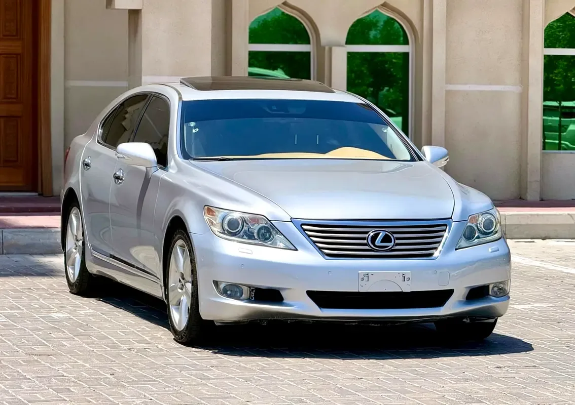 Lexus LS 460 AT (380 hp)
