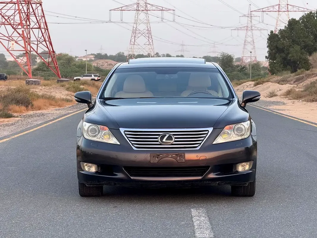Lexus LS 460 AT (380 hp)