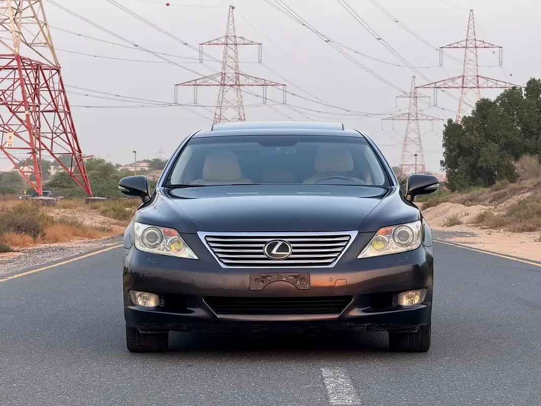 Lexus LS 460 AT (380 حصان) - 9