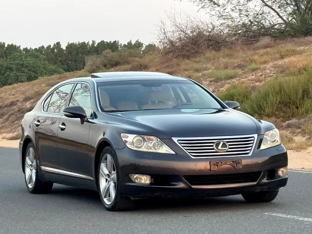 Lexus LS 460 AT (380 حصان) - 10