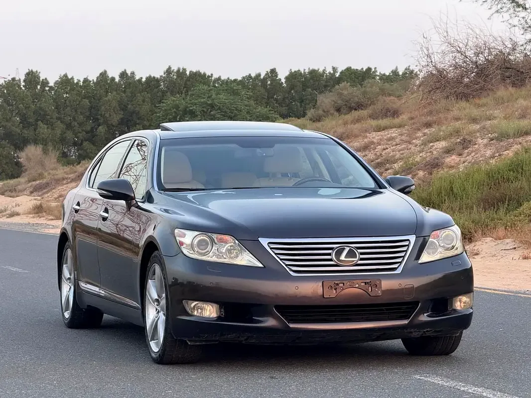 Lexus LS 460 AT (380 حصان) - 8