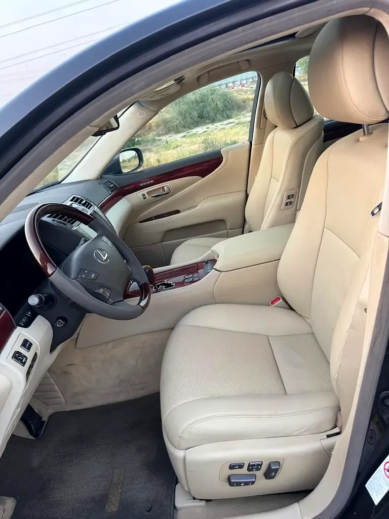 Lexus LS 460 AT (380 حصان) - 13