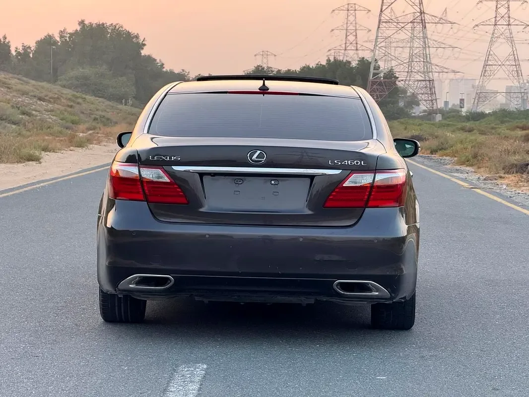 Lexus LS 460 AT (380 حصان) - 11