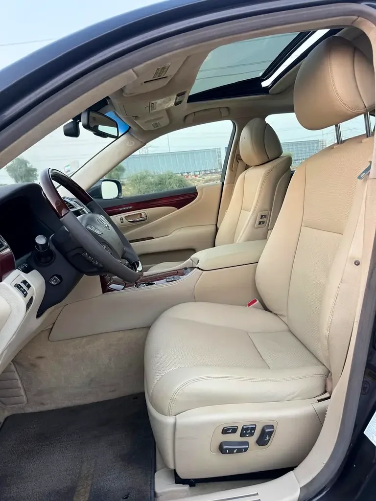 Lexus LS 460 AT (380 حصان) - 14