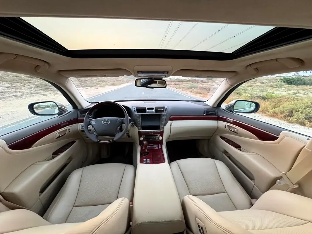 Lexus LS 460 AT (380 حصان) - 17