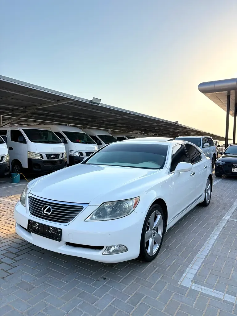 Lexus LS 460 AT (380 hp)