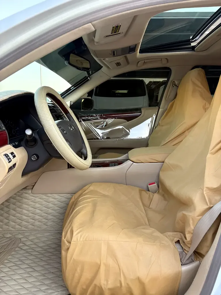 Lexus LS 460 AT (380 hp) - 12