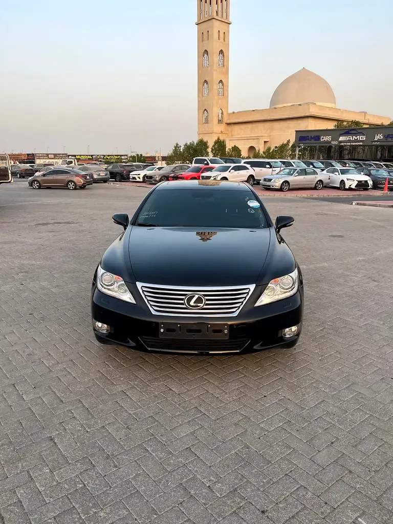 Lexus LS 460 AT (380 hp)