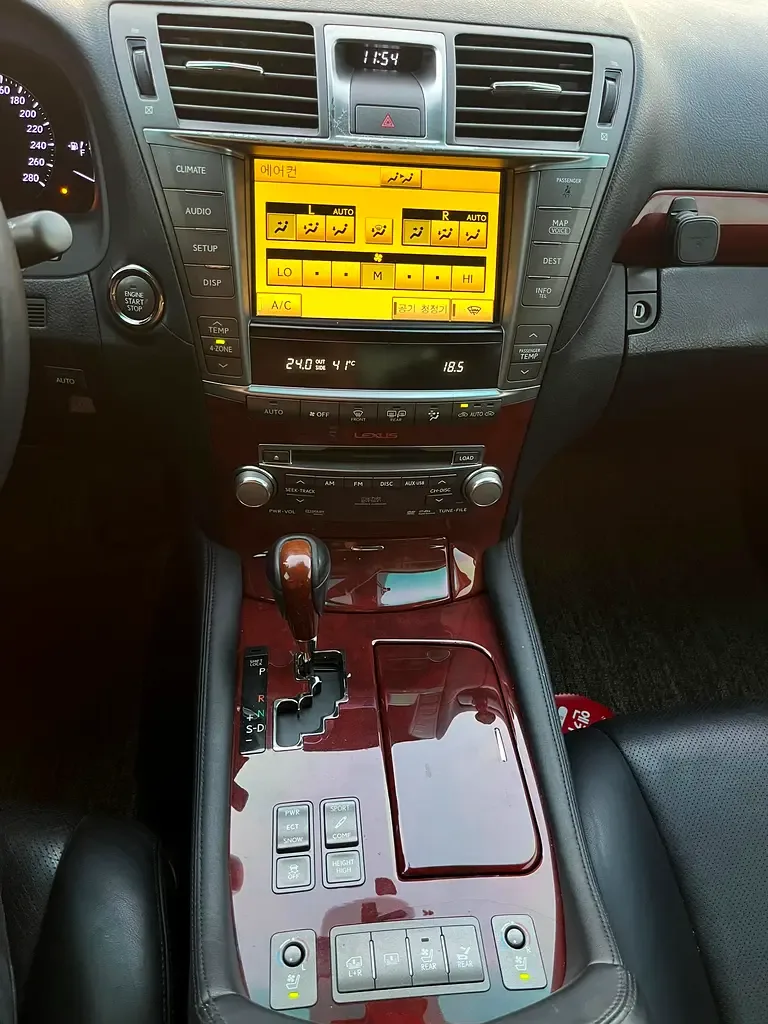 Lexus LS 460 AT (380 hp) - 14