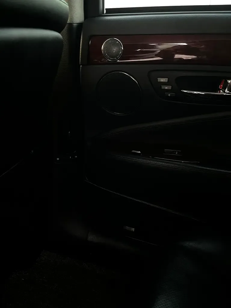 Lexus LS 460 AT (380 hp) - 15
