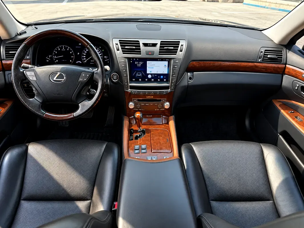 Lexus LS 460 AT (380 حصان) - 7