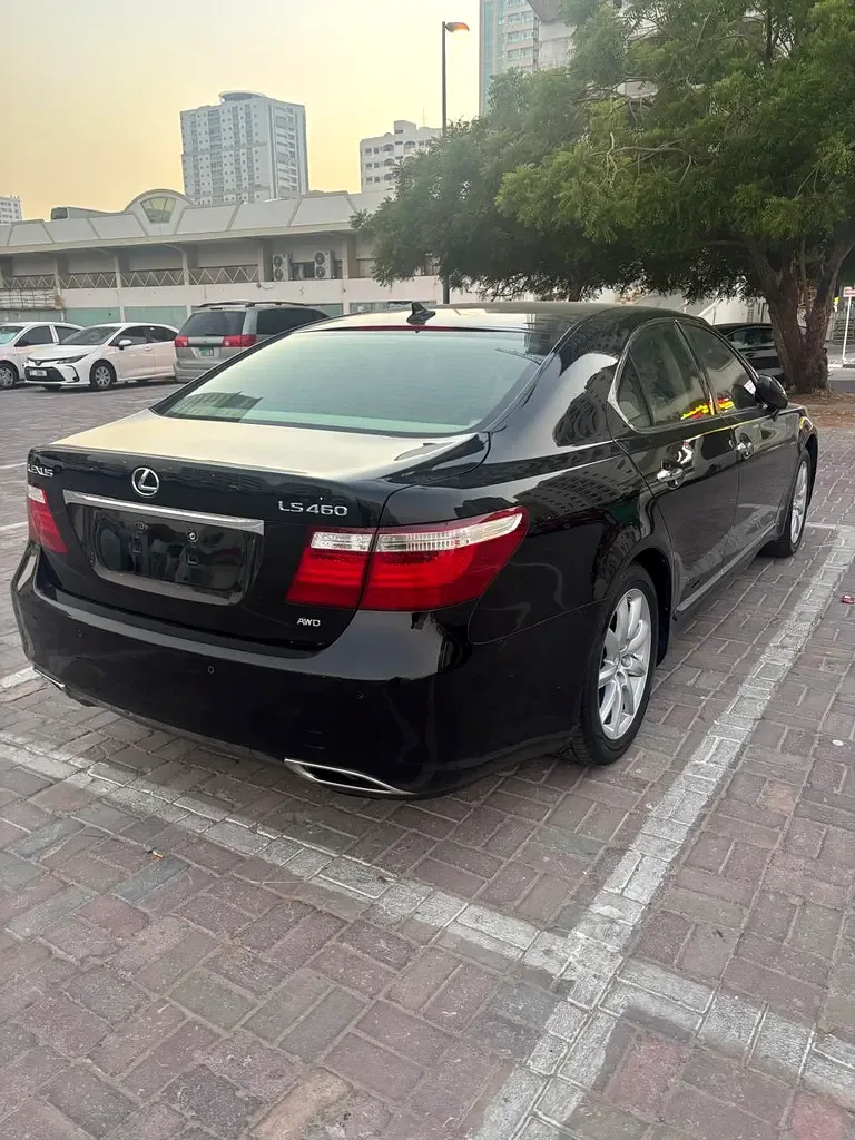 Lexus LS 460 AT (380 حصان) - 4